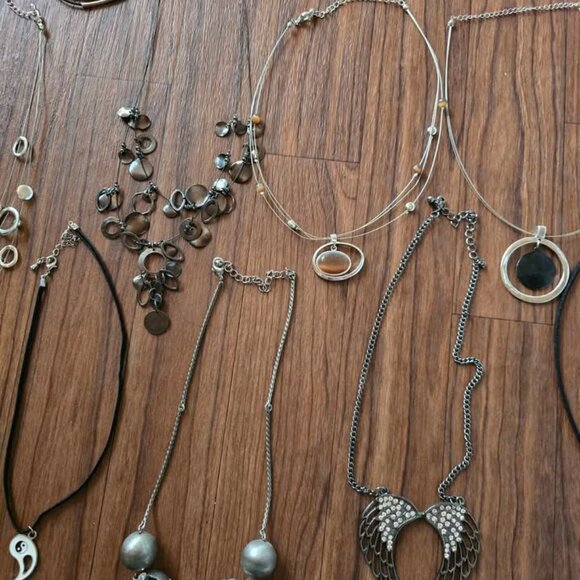 Necklace & Earring Lot Layered, Locket, Horseshoe, Angel Wings Maurices, Rue21 - Picture 8 of 12